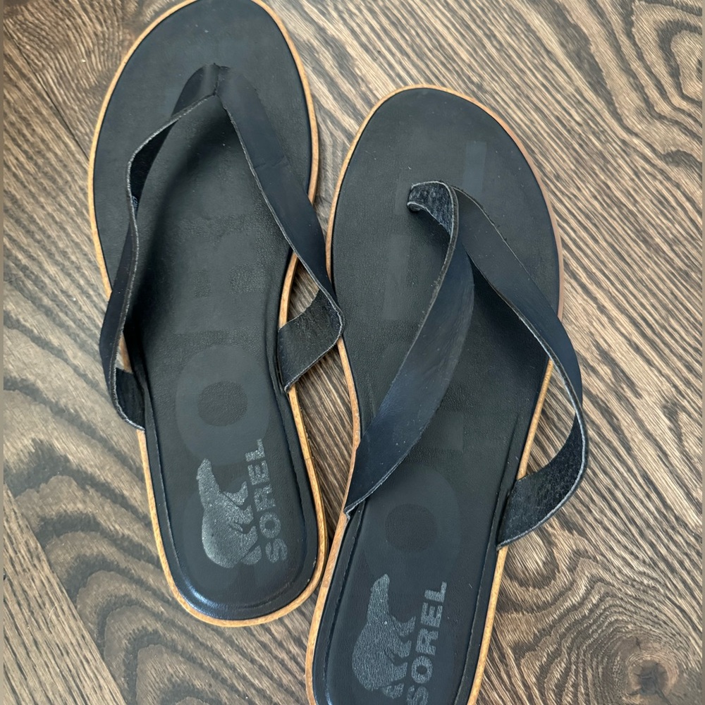Sorel leather sandals size 9.5 women in great condition.